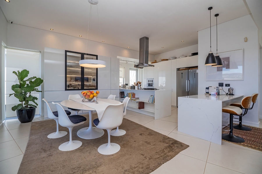 4 Bedroom Property for Sale in Whale Rock Western Cape